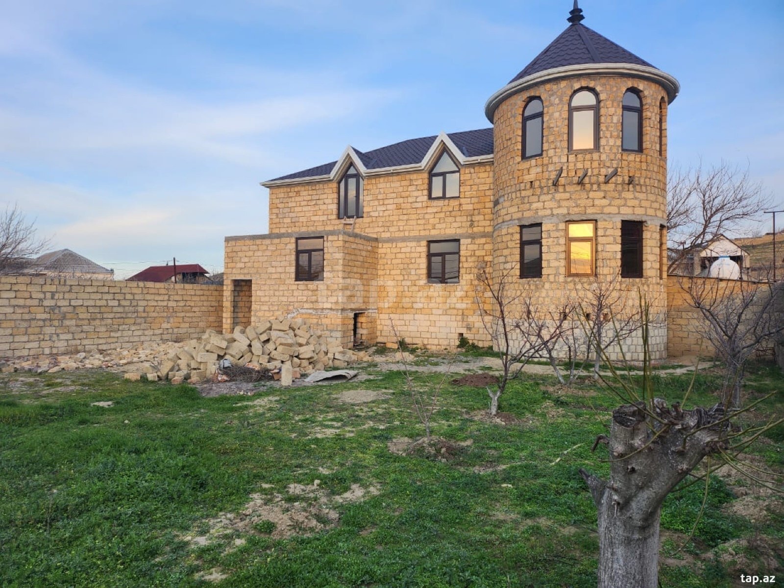Bağ evi, Qurd dərəsi qəs.