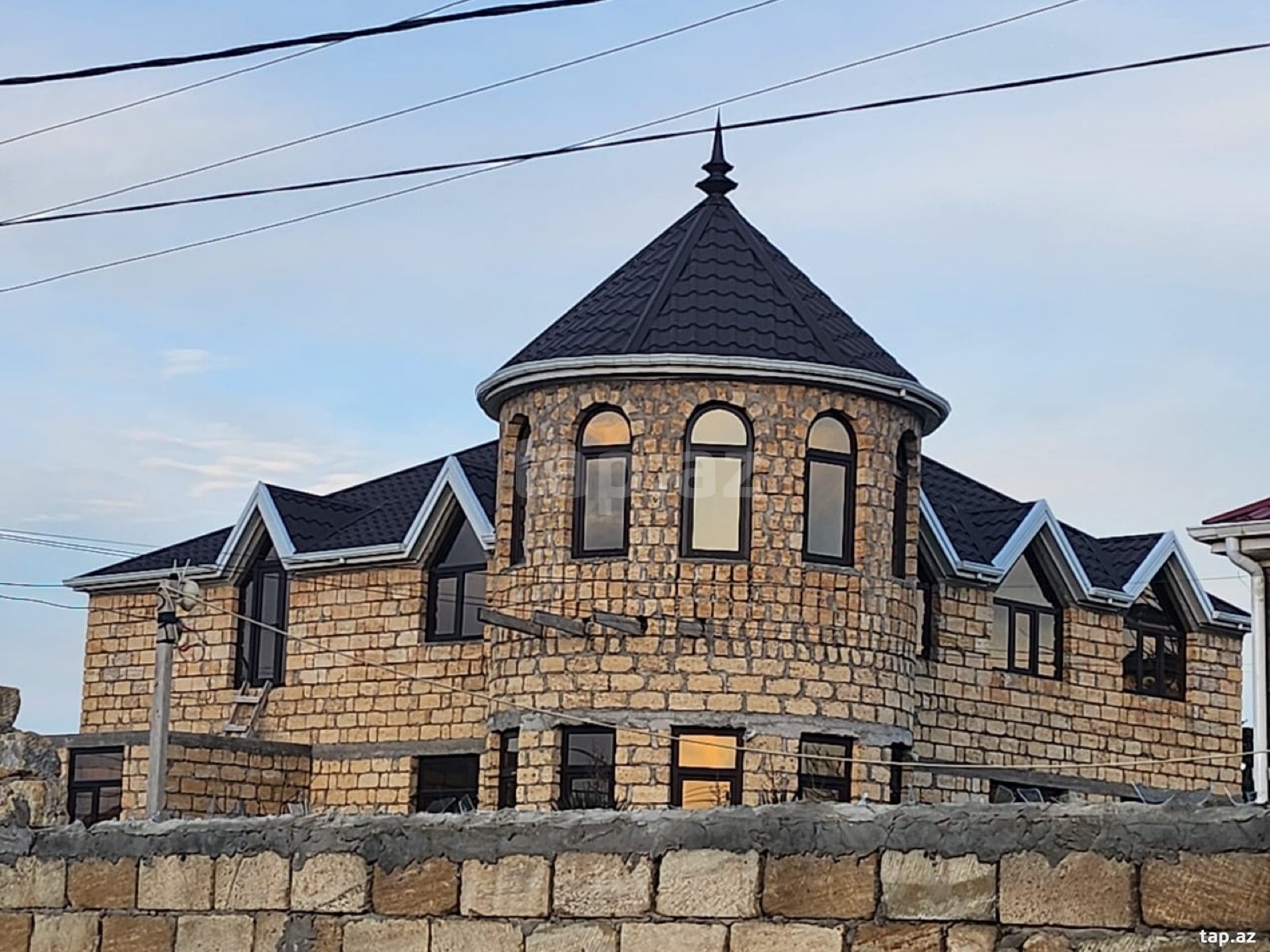 Bağ evi, Qurd dərəsi qəs.