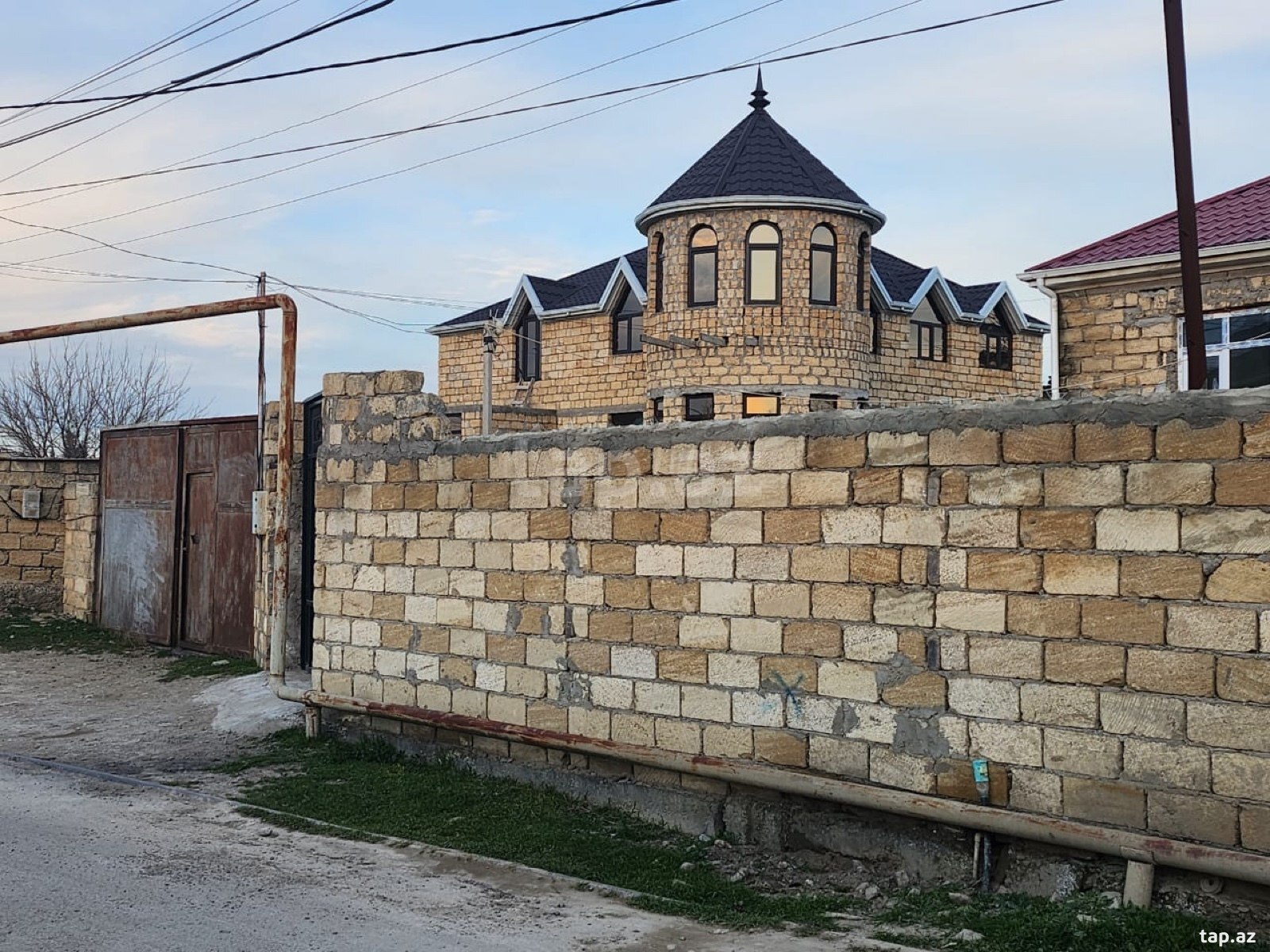Bağ evi, Qurd dərəsi qəs.