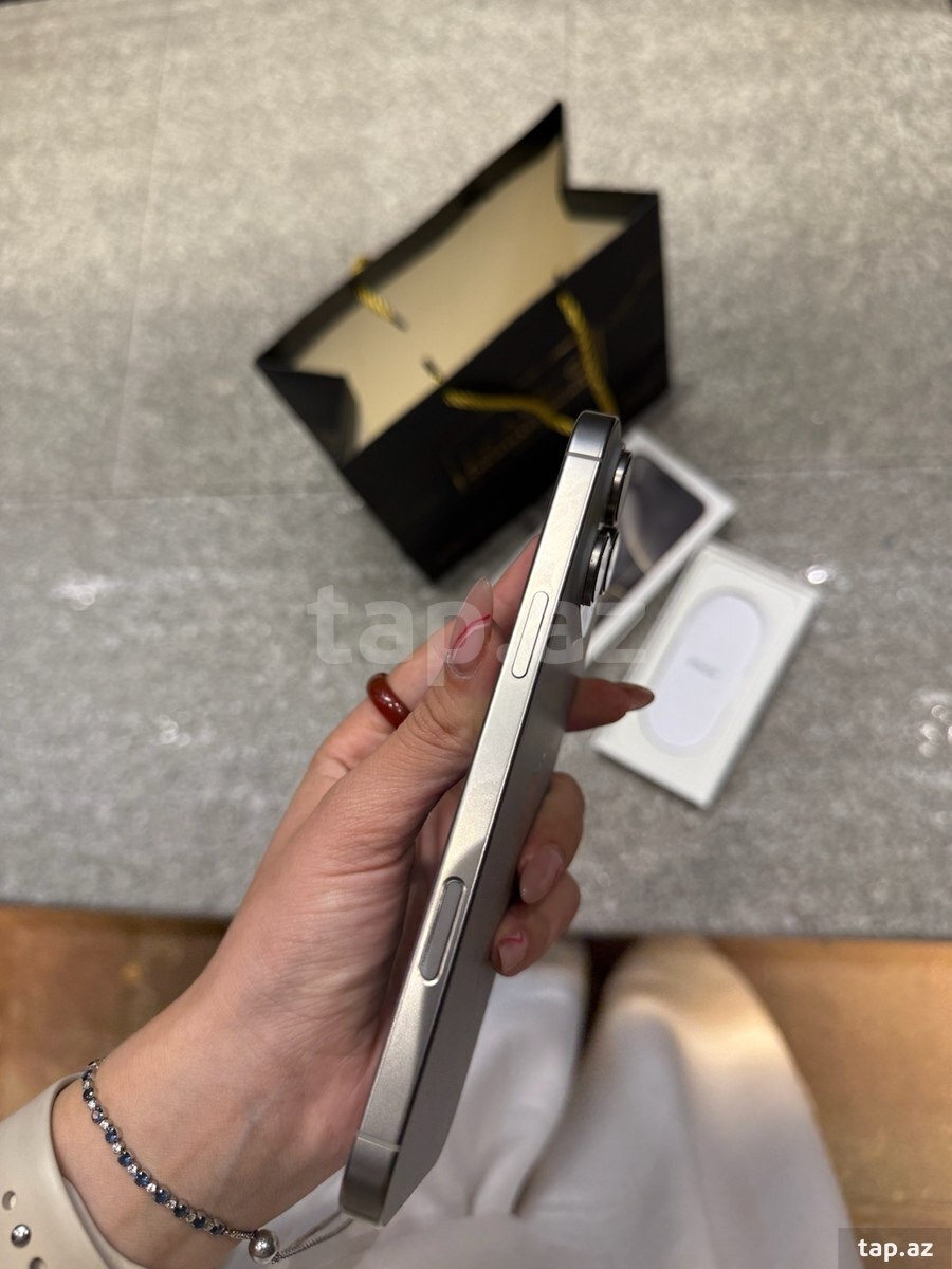 Apple iPhone 16 Pro Max Natural Titanium 256GB/8GB (2)
