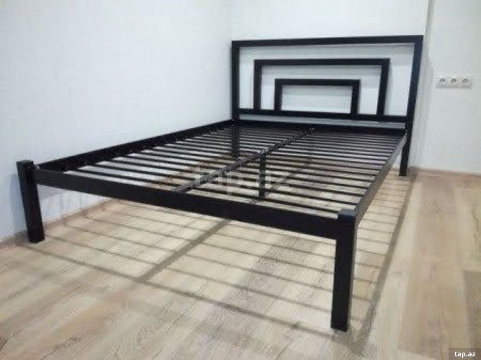Metal çarpayı