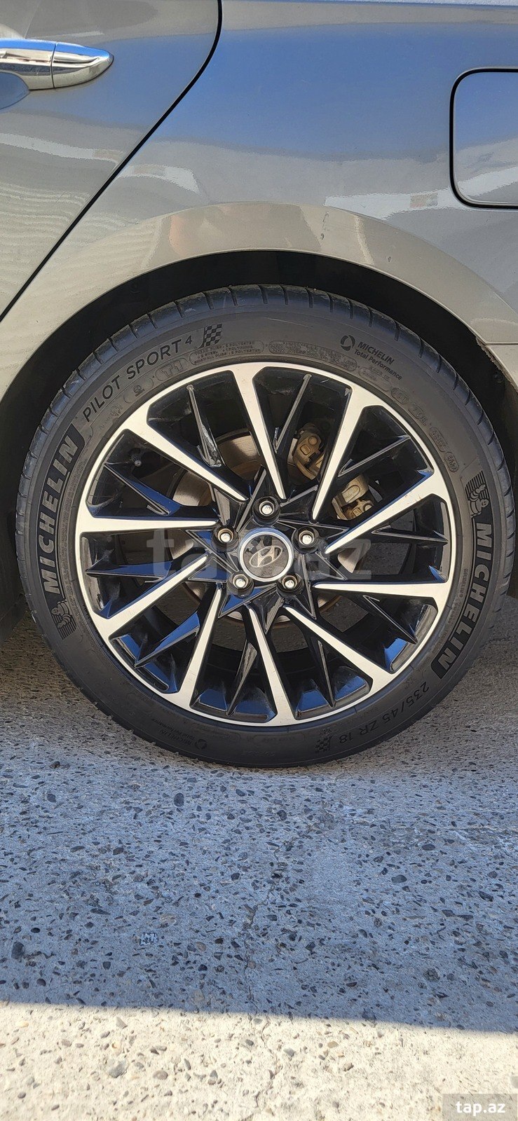 Təkərlər 235/45 R18