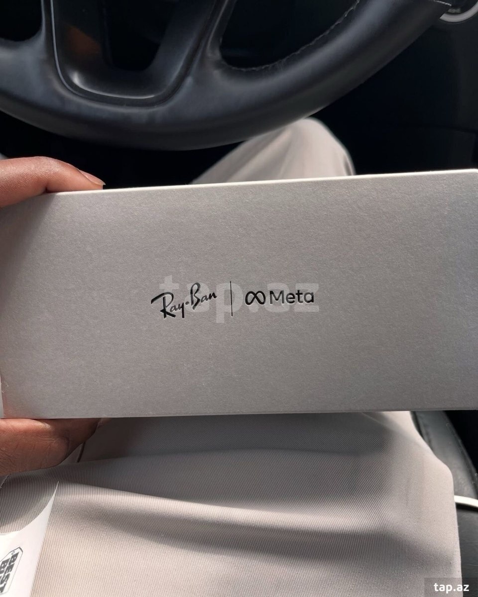 Rayban Matte black edition