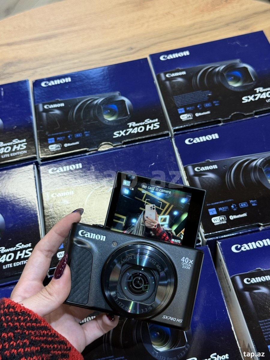"Canon SX 740 HS"