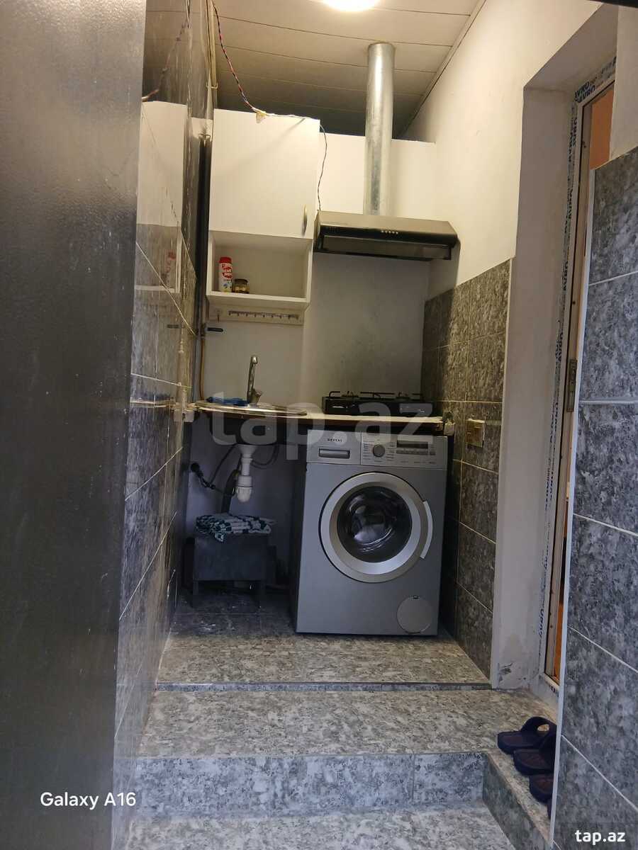 Həyət evi, İnşaatçılar m.