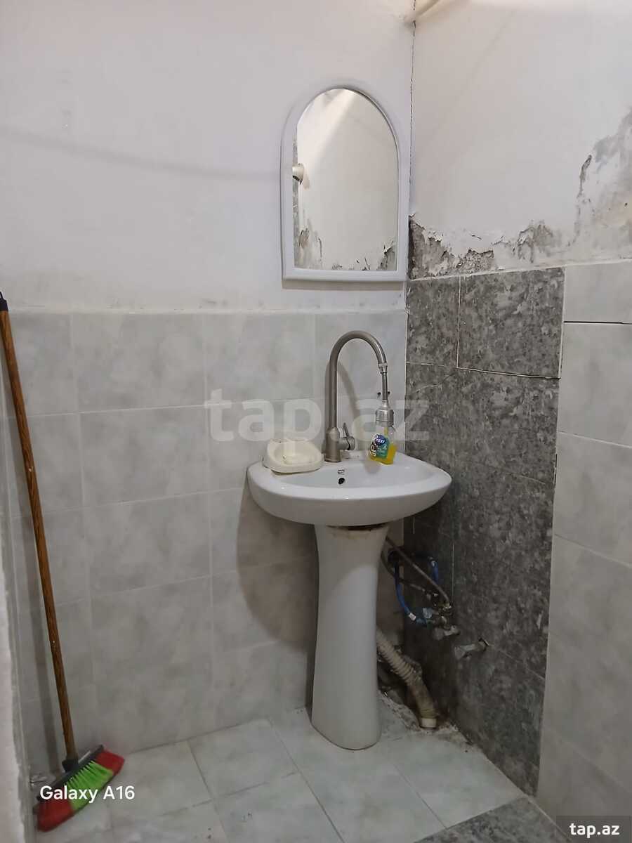 Həyət evi, İnşaatçılar m.
