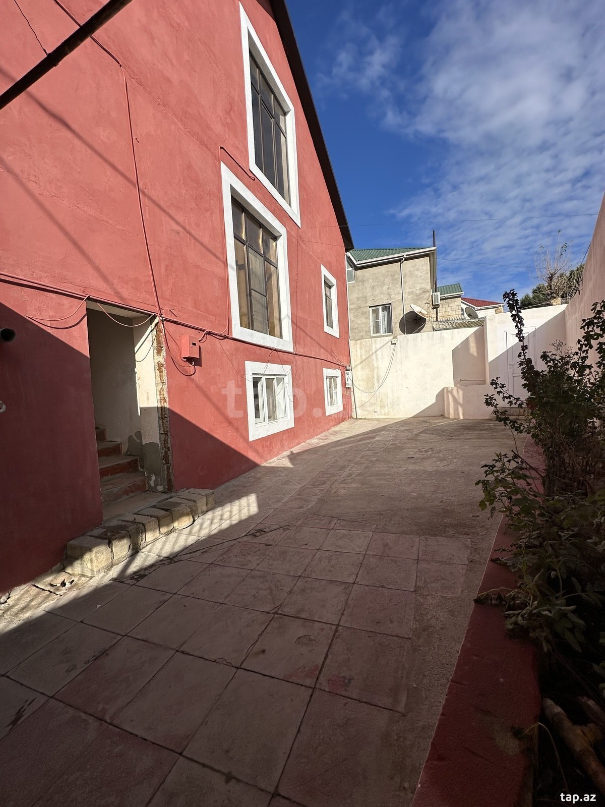 Həyət evi, Saray qəs.