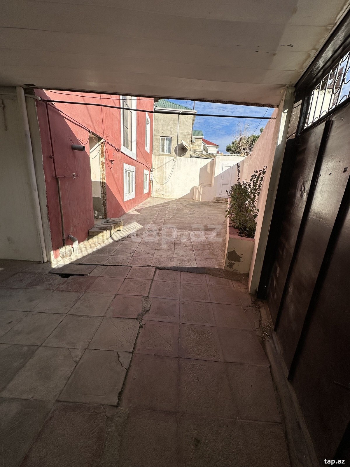 Həyət evi, Saray qəs.