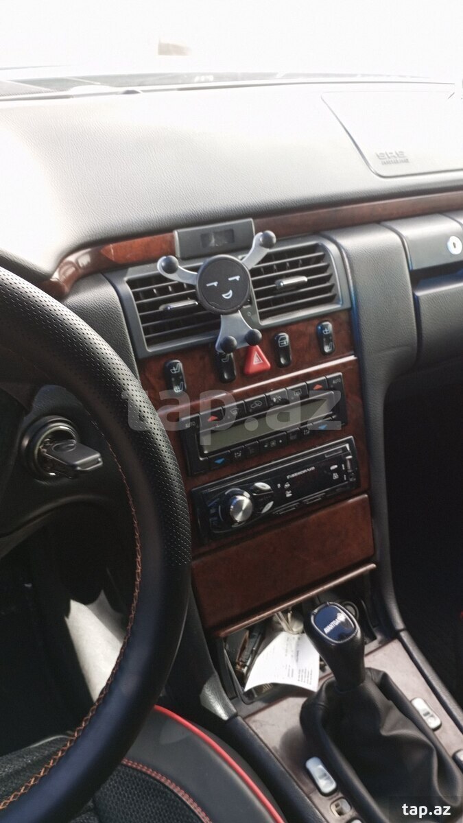 Mercedes E 280, 1996 il (7)