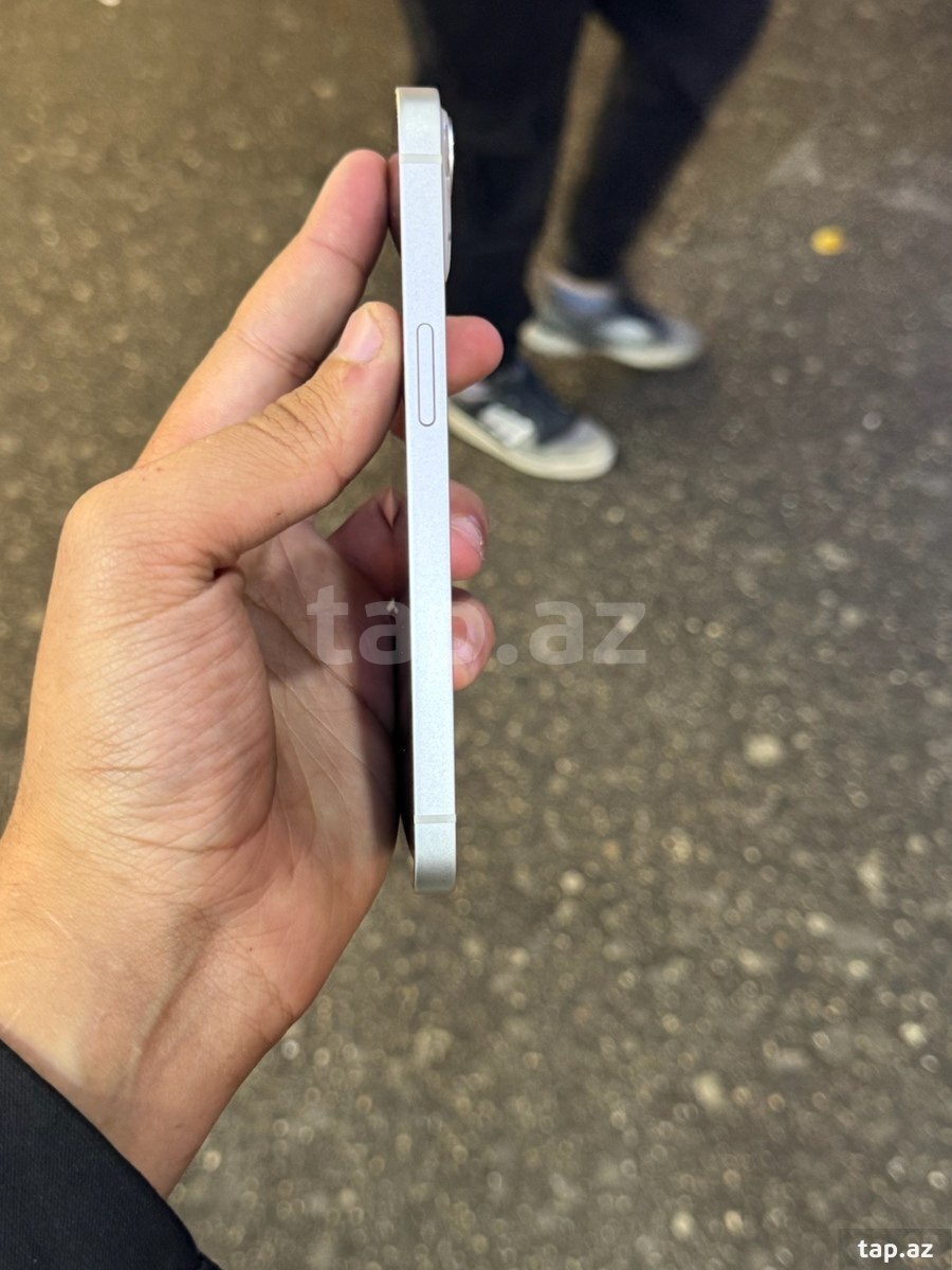 Apple iPhone 13 Starlight 128GB/4GB (2)