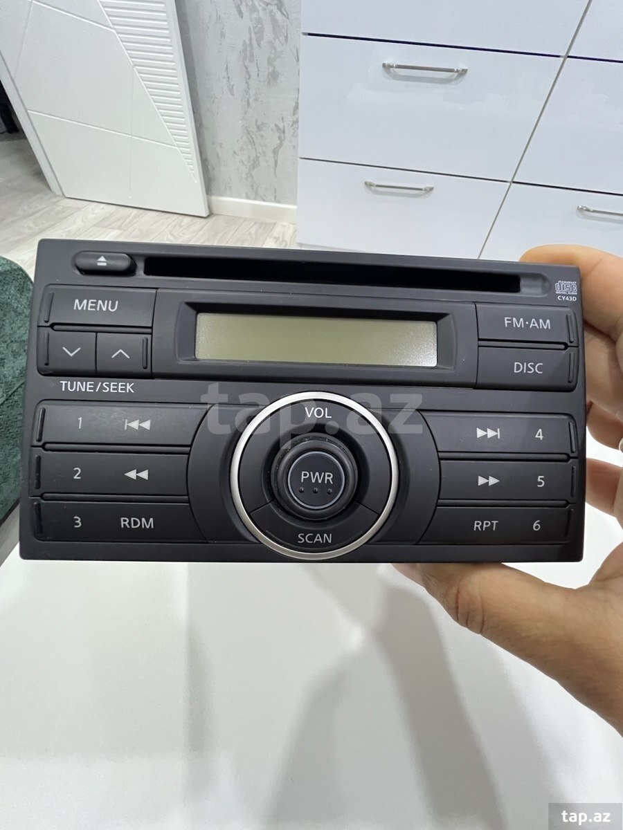 "Nissan Tiida" maqnitolası (2)