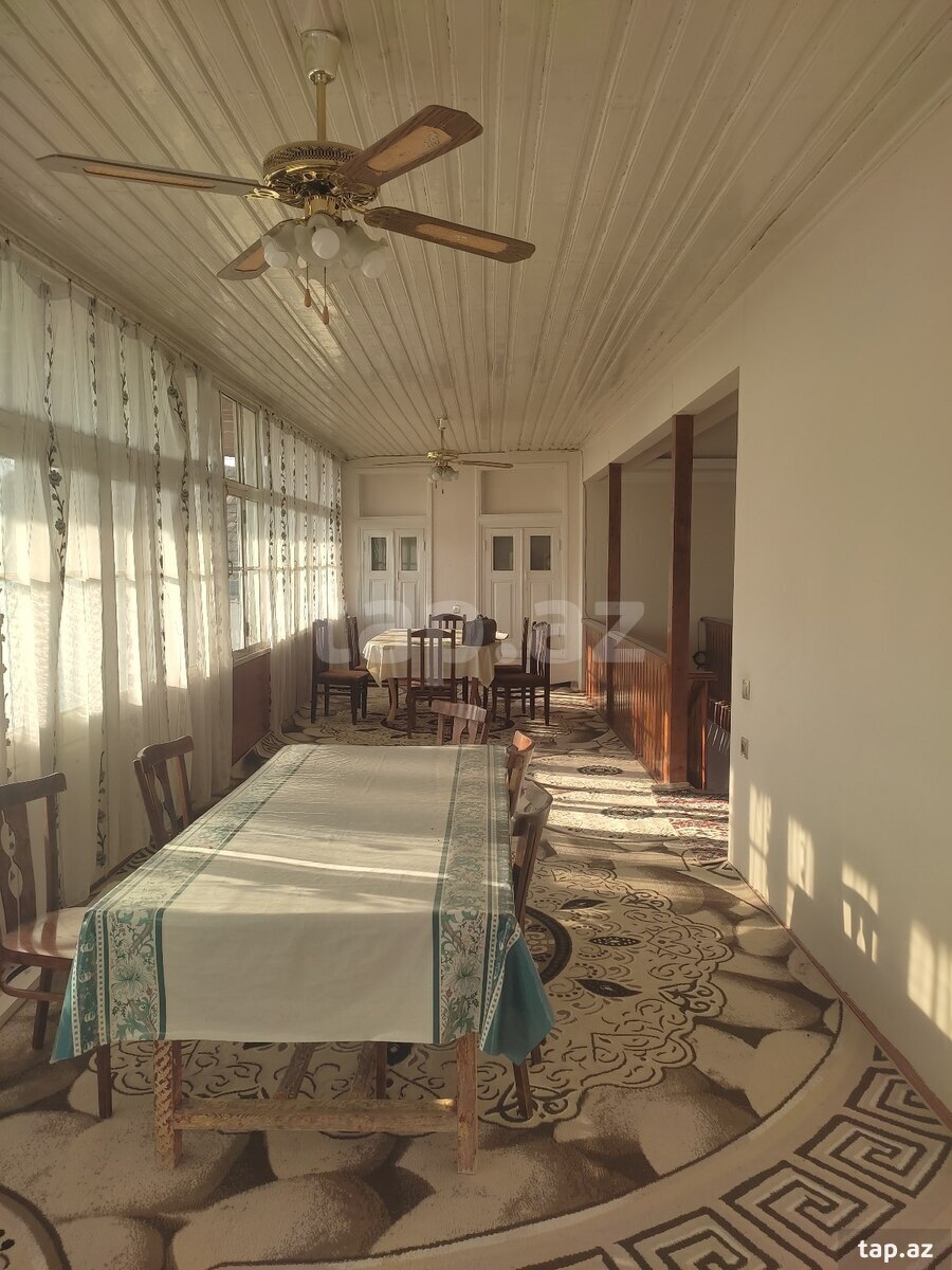 Bağ evi, Şəki ş.