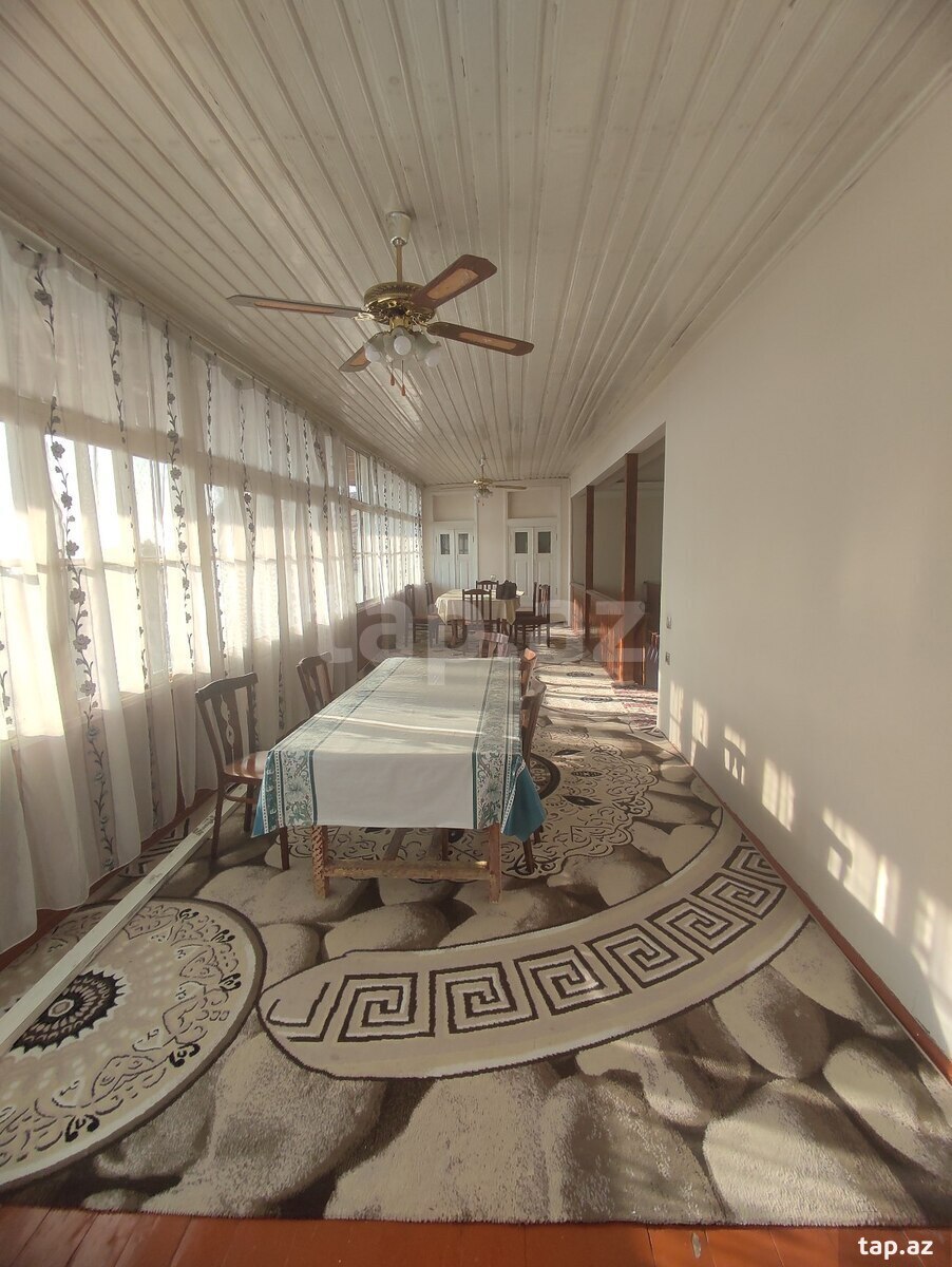 Bağ evi, Şəki ş.