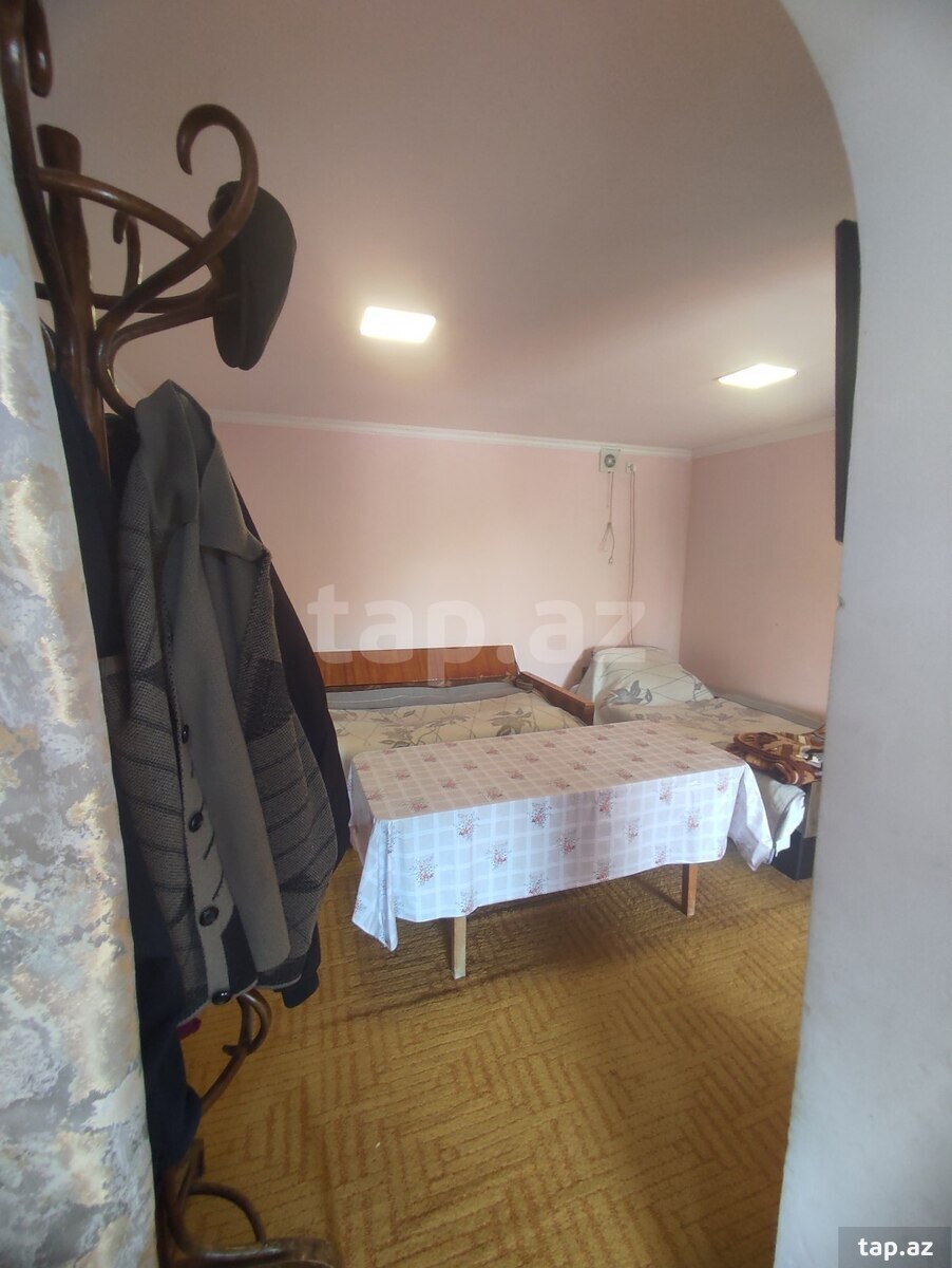 Bağ evi, Şəki ş.