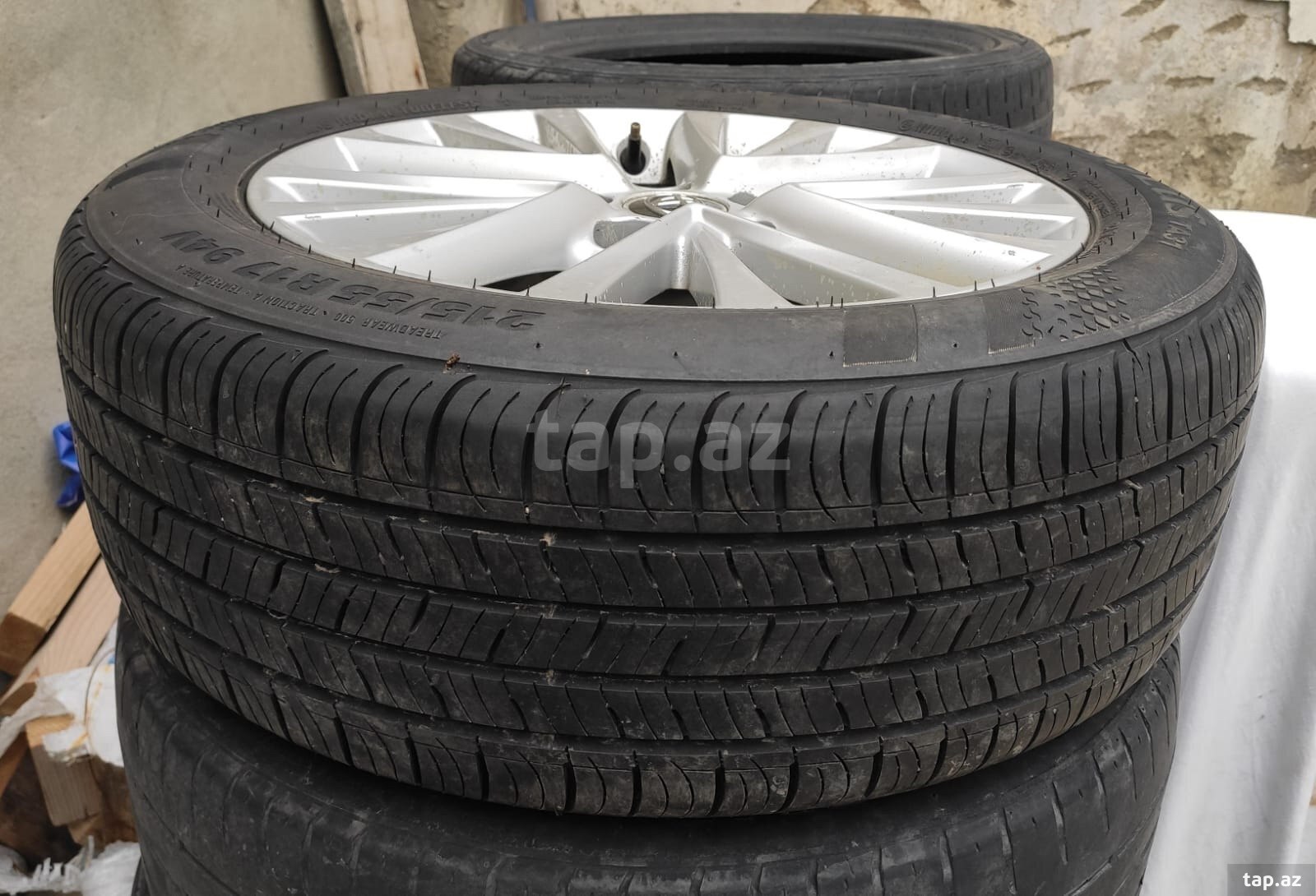 "Toyota Camry" təkərləri 215/55 R17 (4)