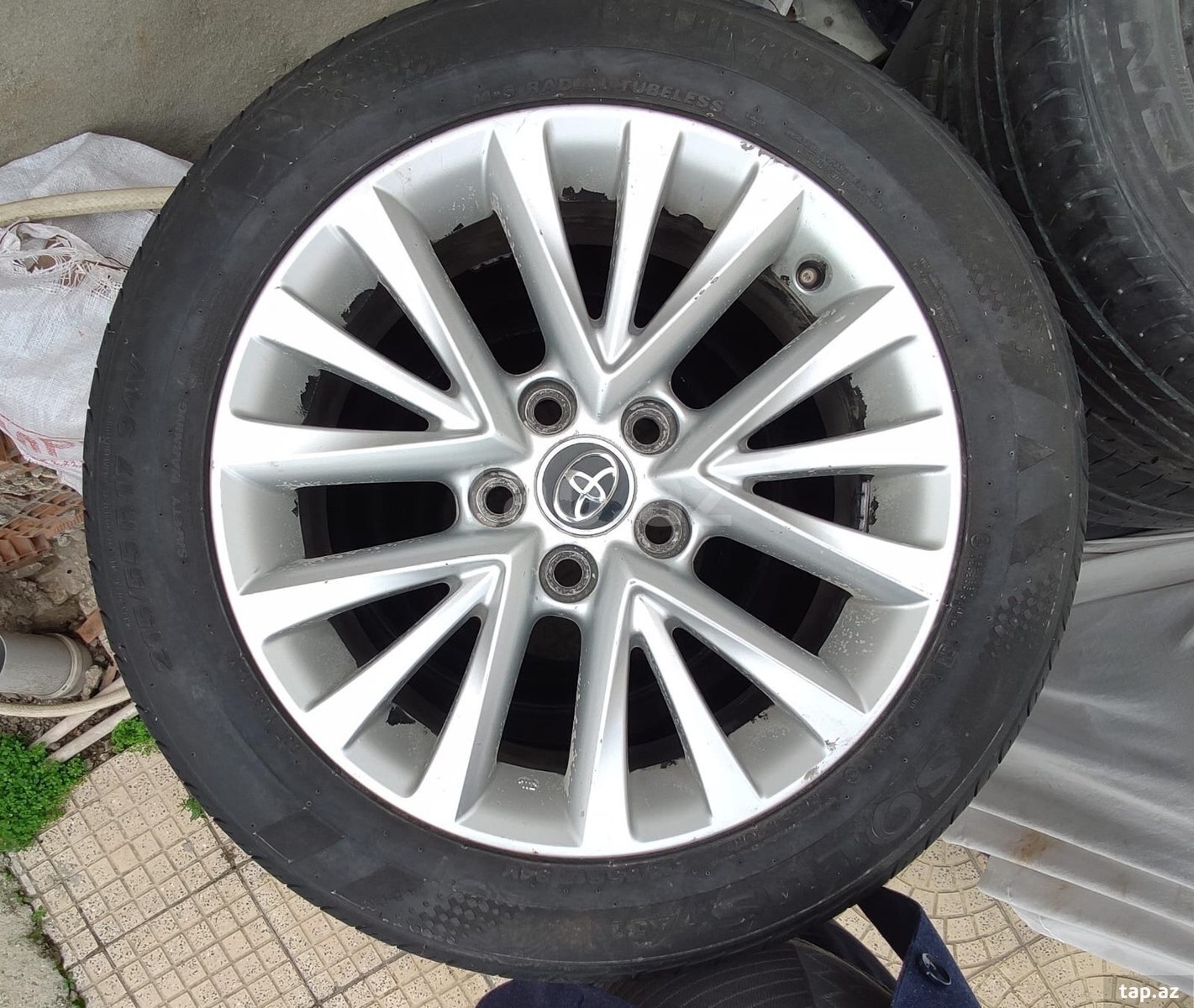 "Toyota Camry" təkərləri 215/55 R17