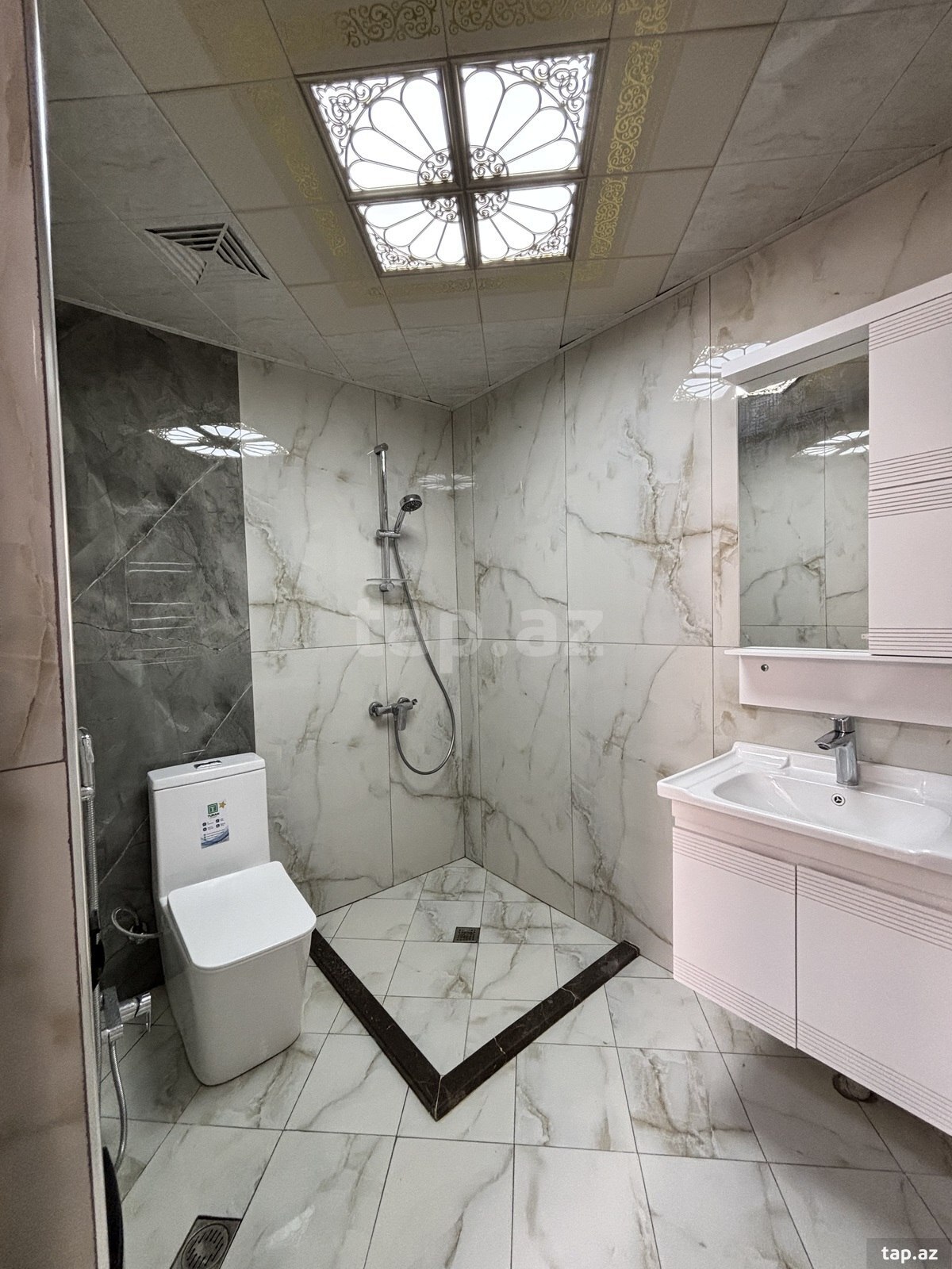 3-otaqlı mənzil, Həsrət Ağamaliyev küç., 164 m²