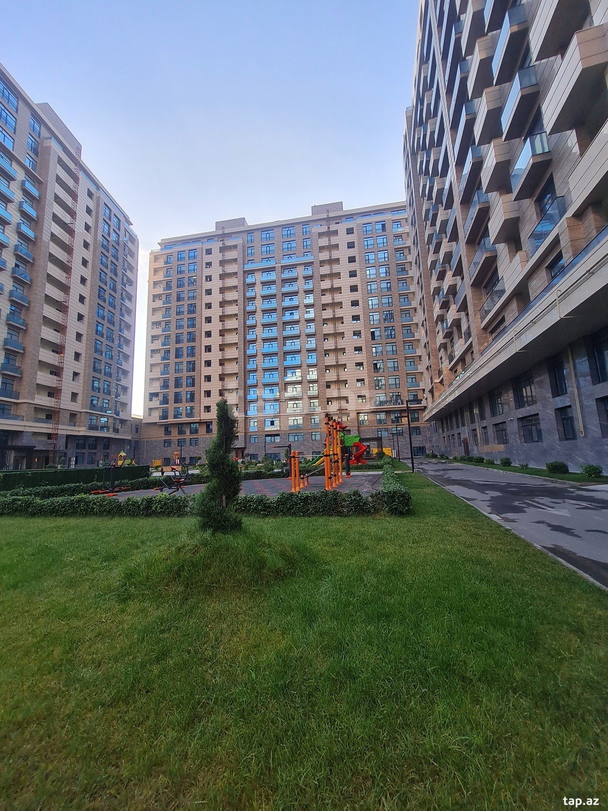 5-otaqlı yeni tikili, Nizami m., 267 m²