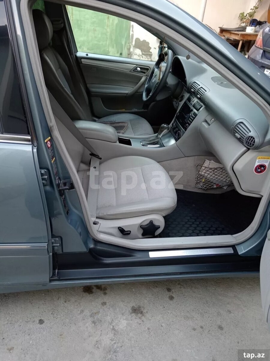 Mercedes C 180, 2006 il (8)
