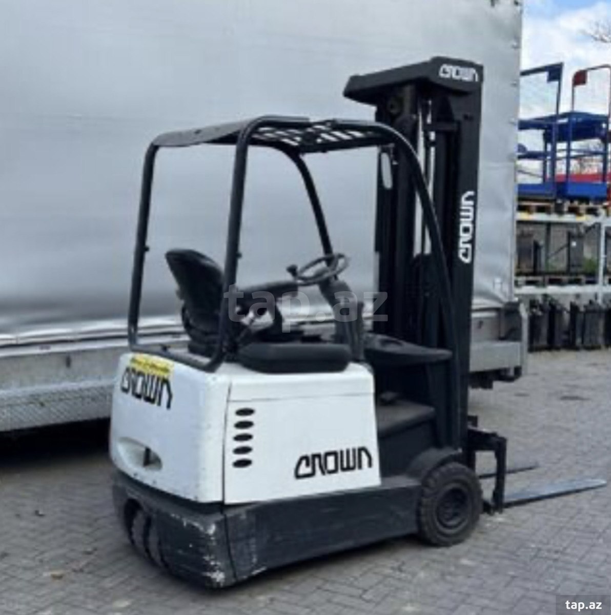 Electrical Forklift CROWN SC4220-1.3H (2)