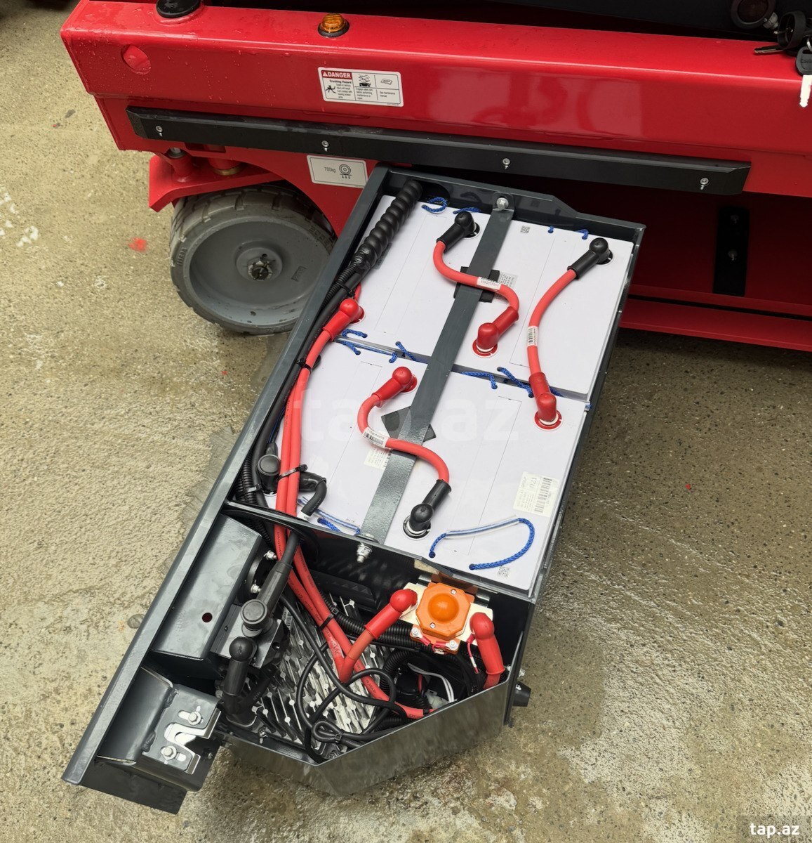 Electrical Scissors Lift HERED HS0607H (4)