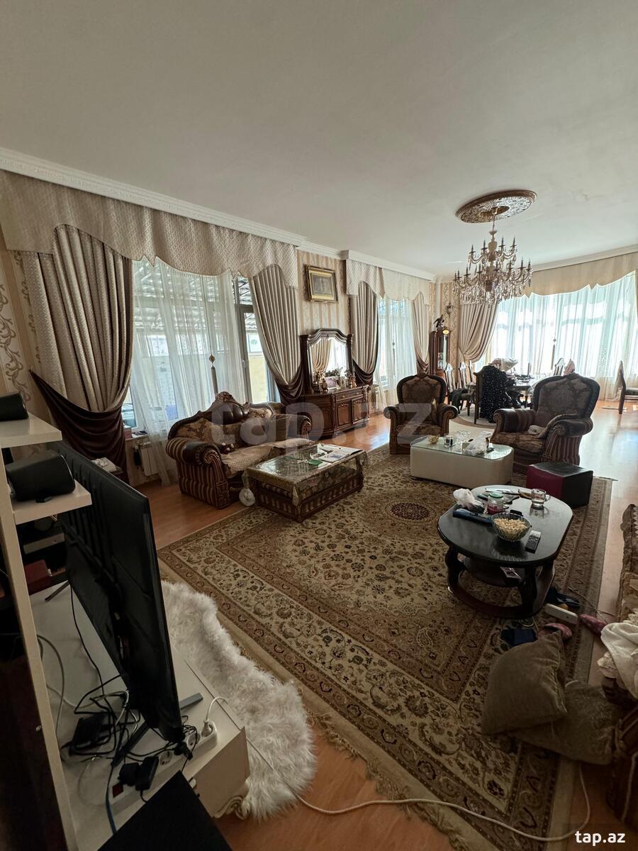 Həyət evi, Saray qəs.