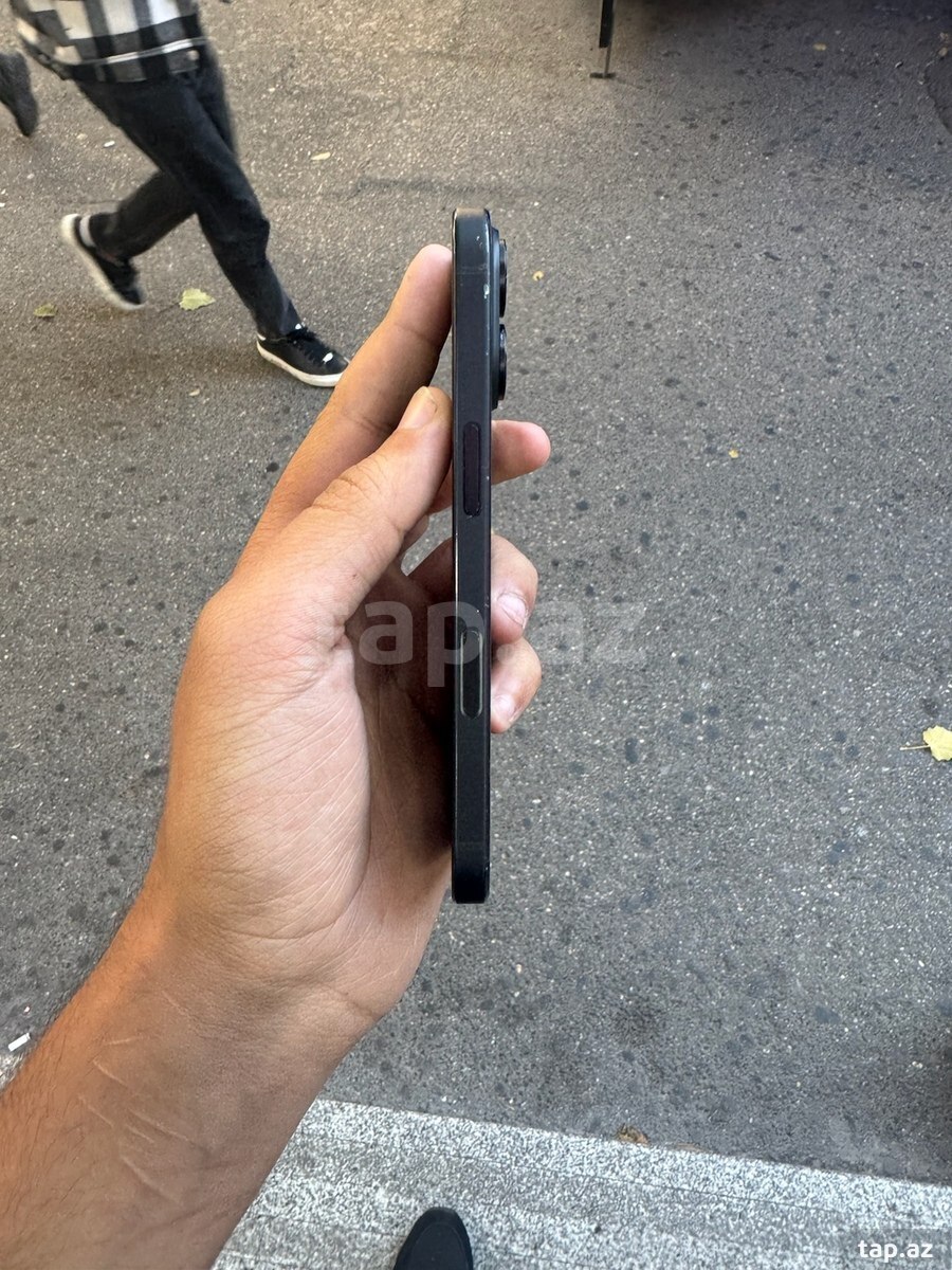Apple iPhone 16 Black 128GB/8GB (2)
