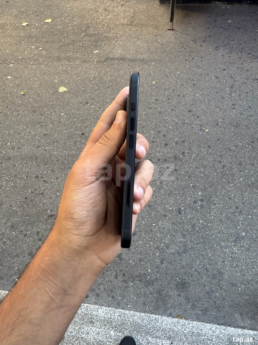 Apple iPhone 16 Black 128GB/8GB (3)