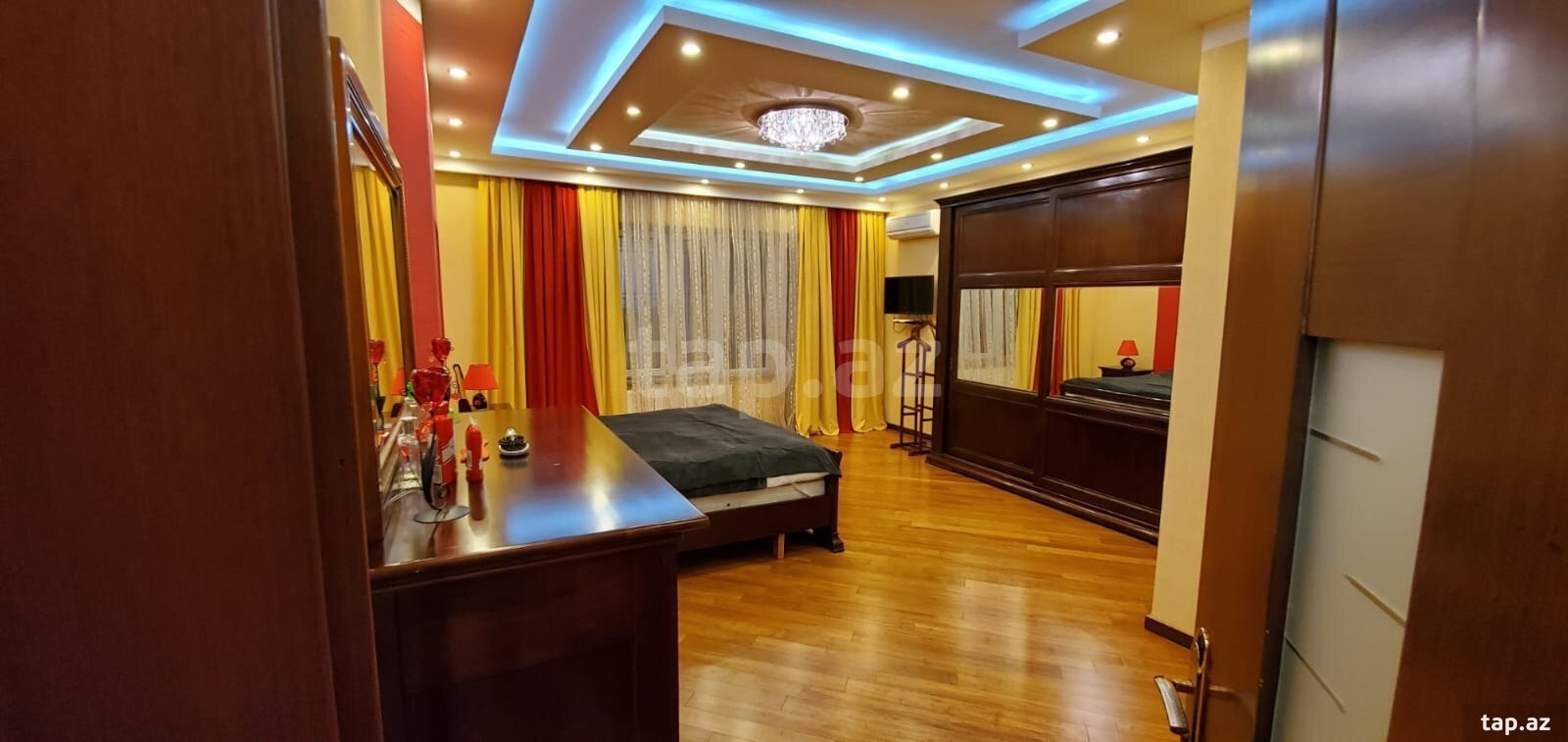 Bağ evi, Novxanı qəs.