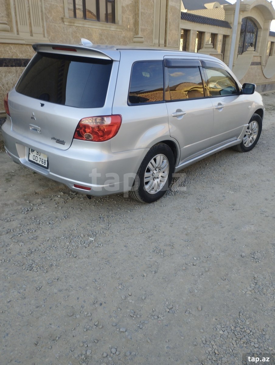 Mitsubishi Airtrek, 2002 il (2)