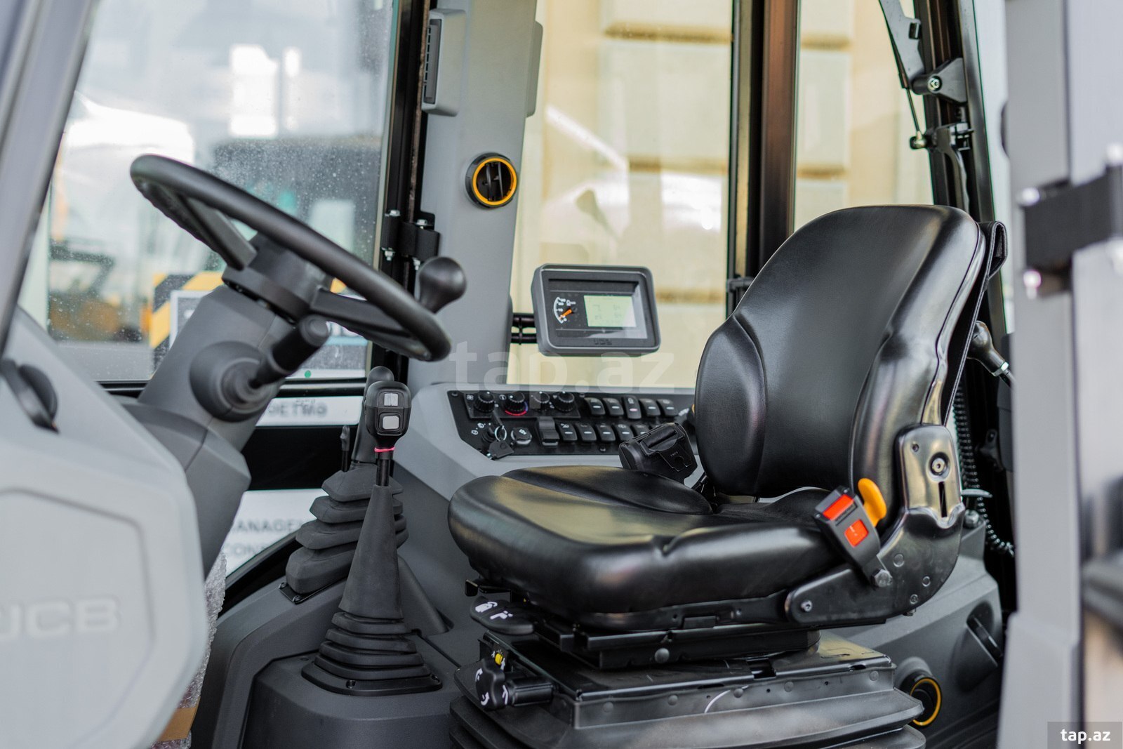JCB 3CX PLUS, 2025 il (10)
