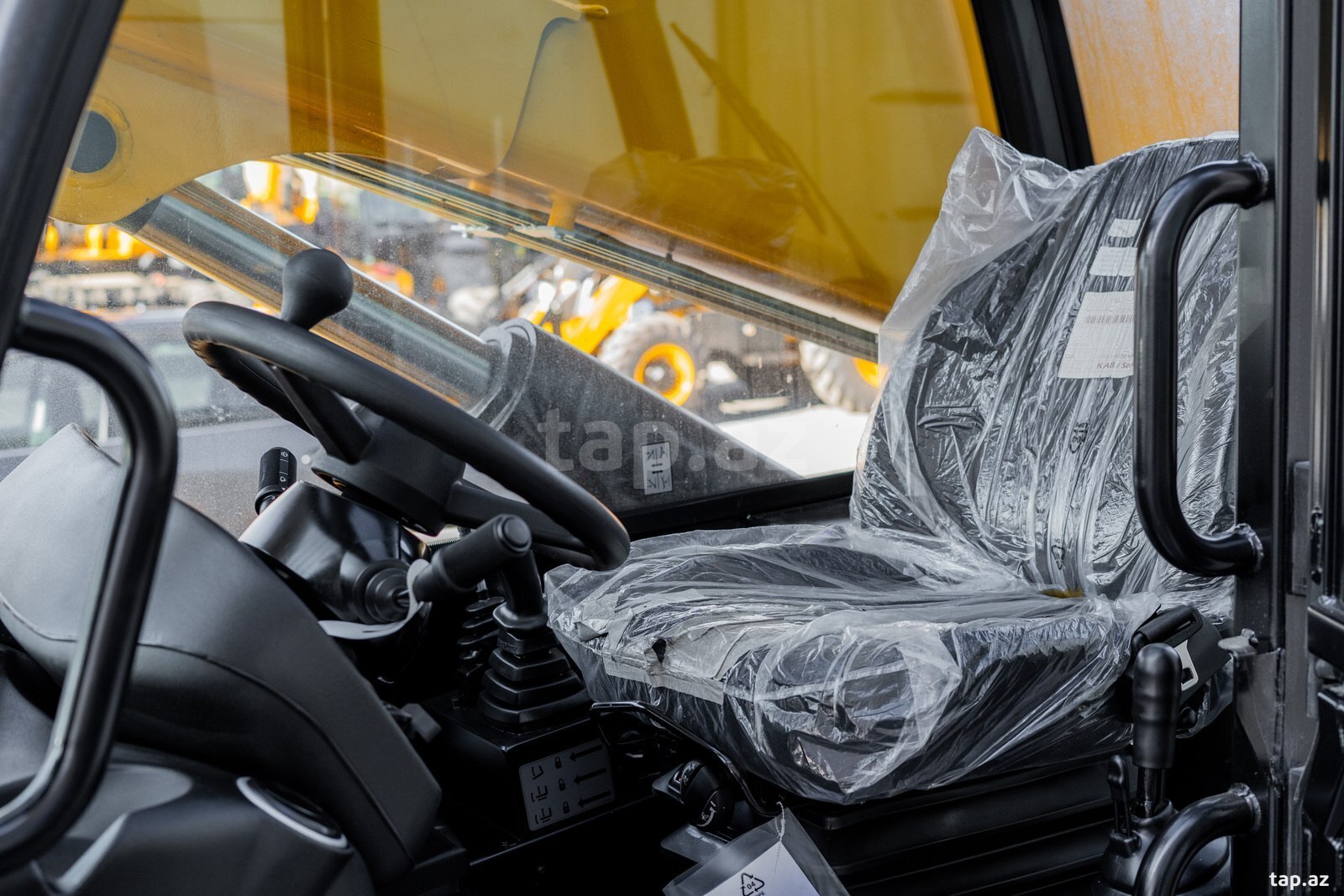 JCB 3CX PLUS, 2025 il (13)