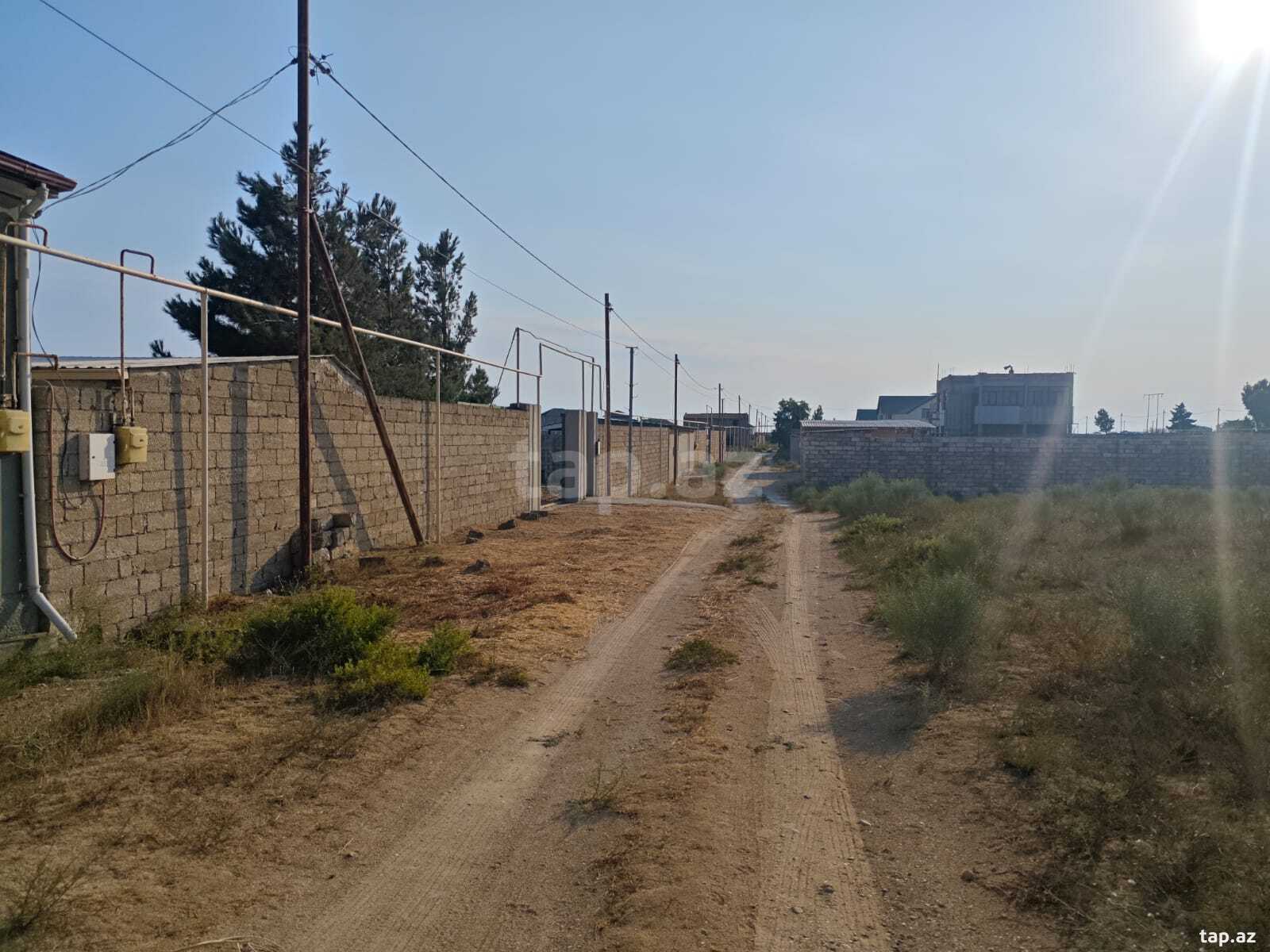 11 sot torpaq sahəsi, Zirə qəs.