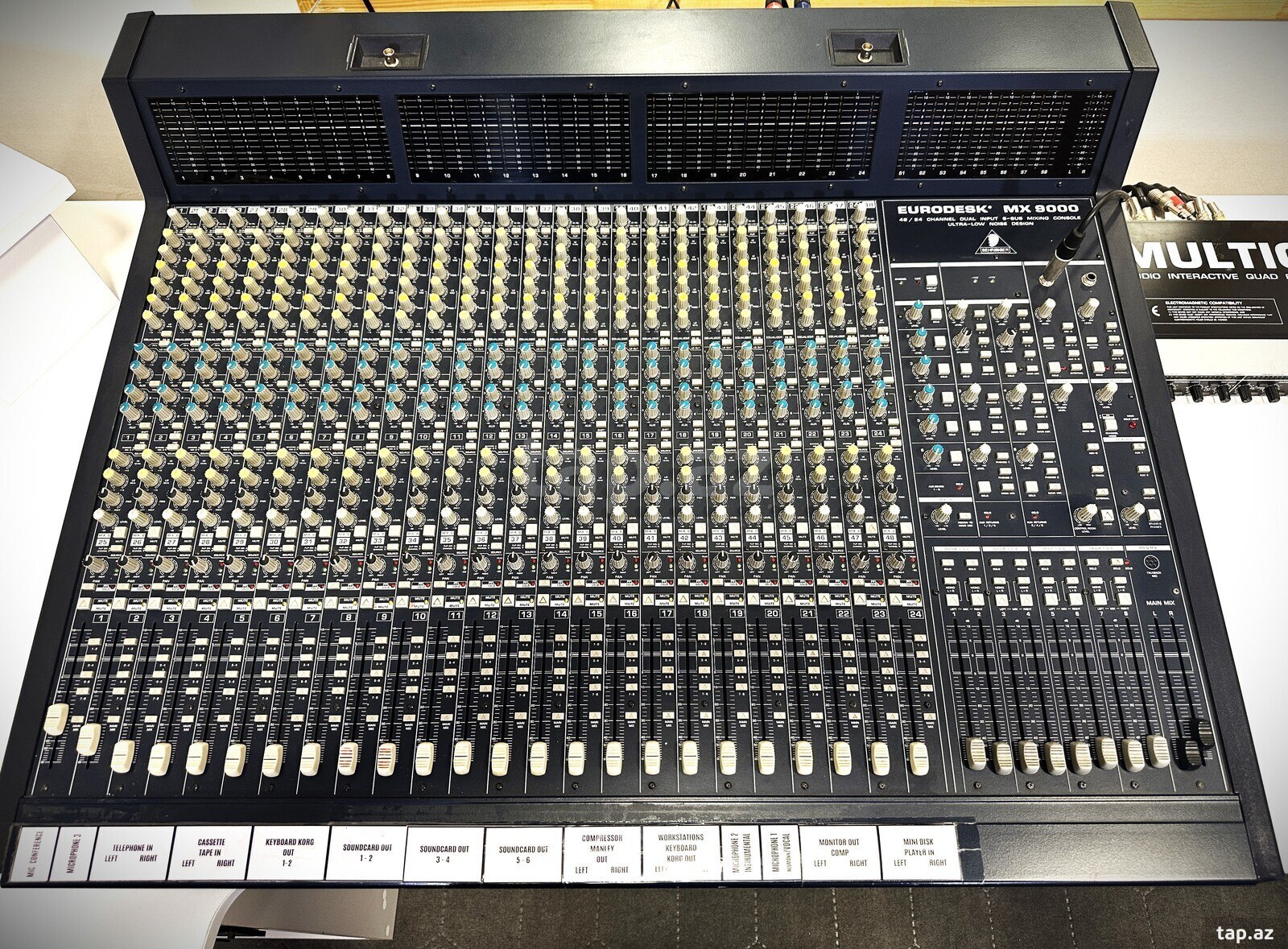 Behringer MX9000 48/24-Channel 8-Bus mikşer (2)