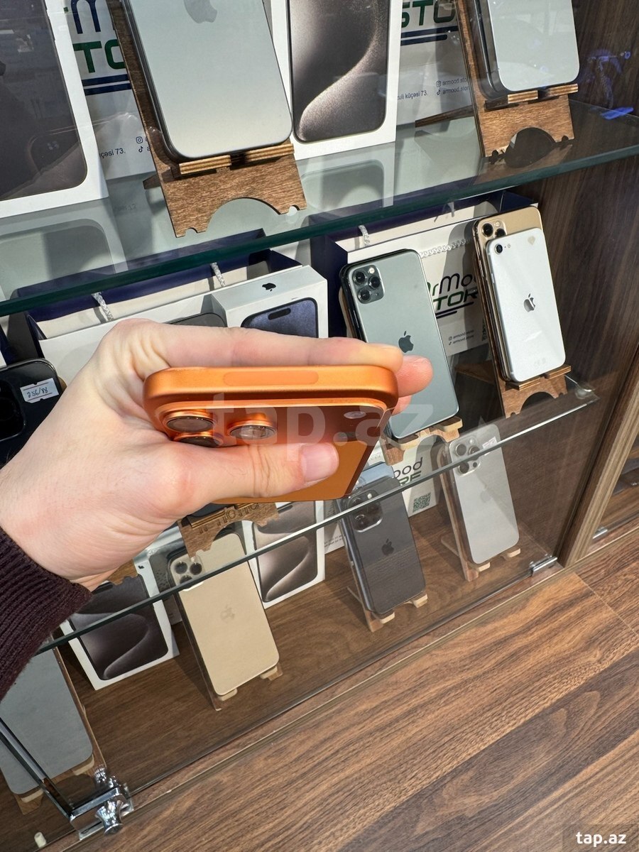 Apple iPhone 17 Pro Max Cosmic Orange 1TB/12GB (7)