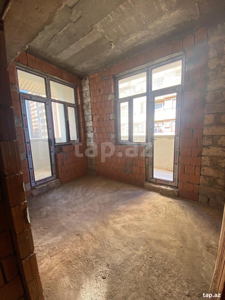 2-otaqlı yeni tikili, Moskva pr., 77 m²
