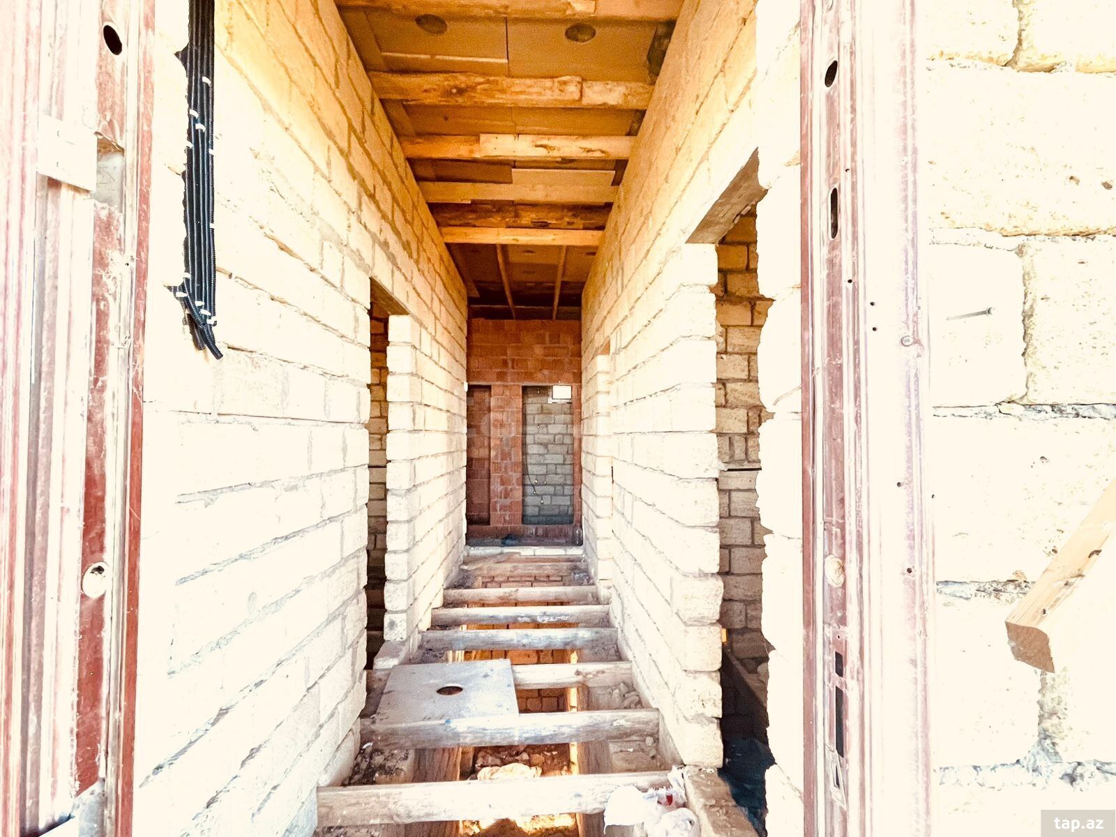 Həyət evi, Novxanı qəs. (10)