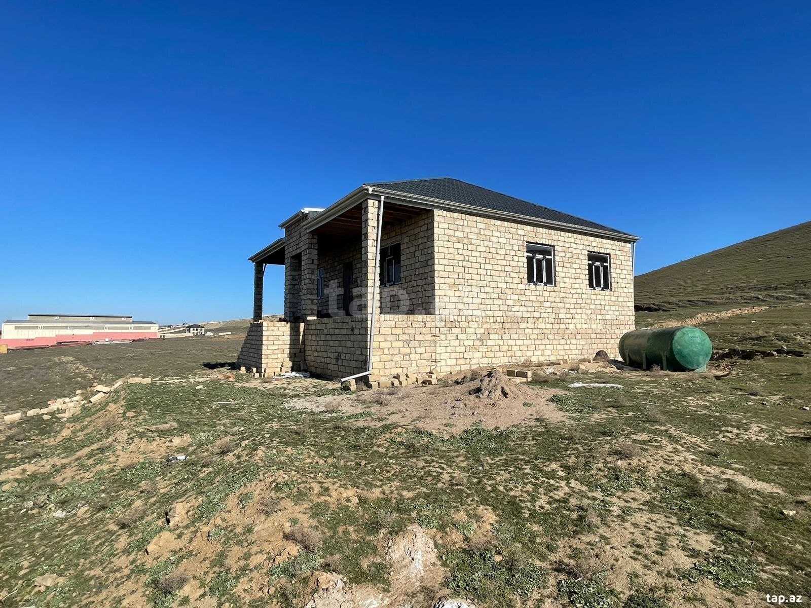 Həyət evi, Novxanı qəs. (8)