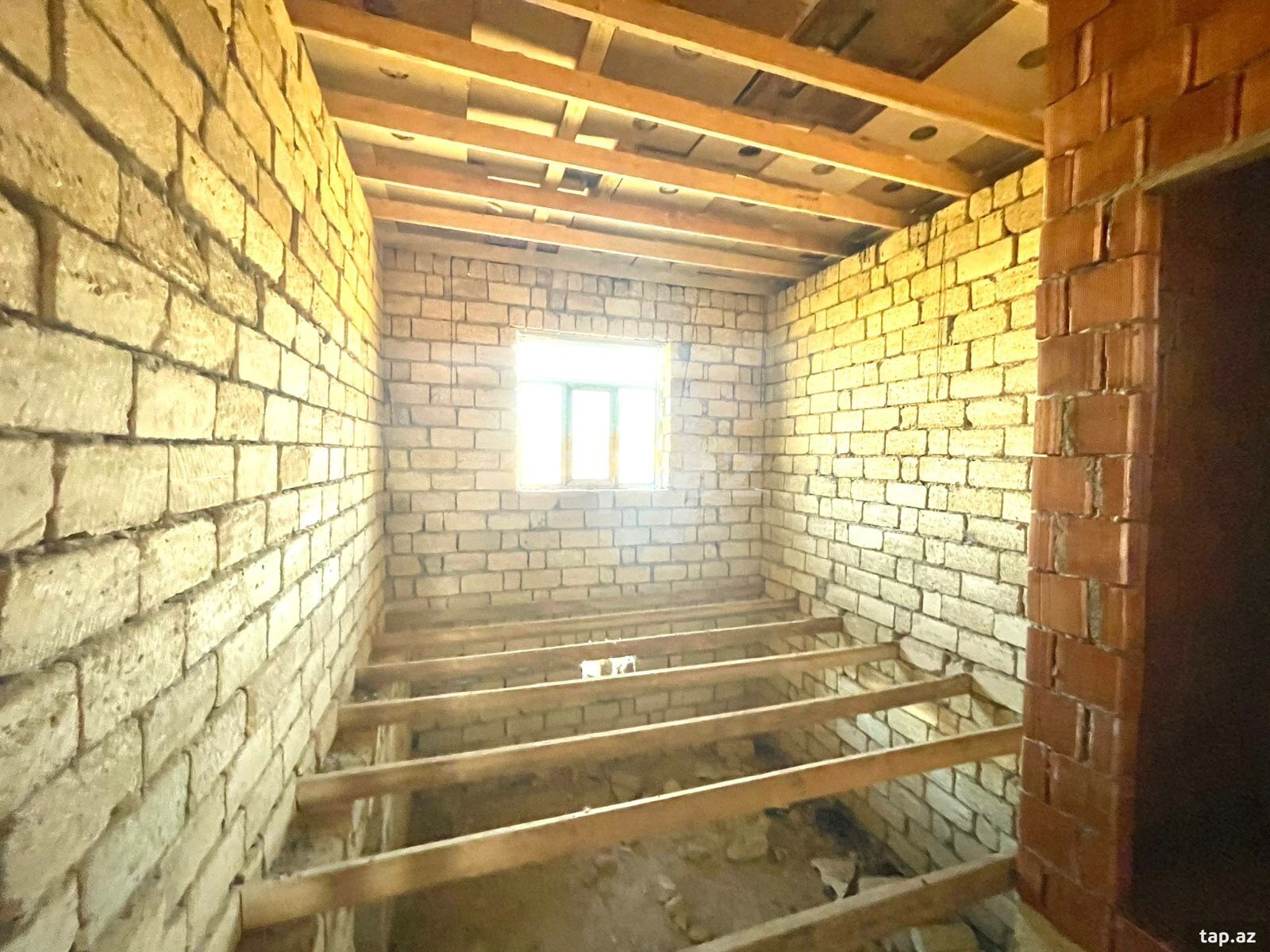 Həyət evi, Novxanı qəs. (13)