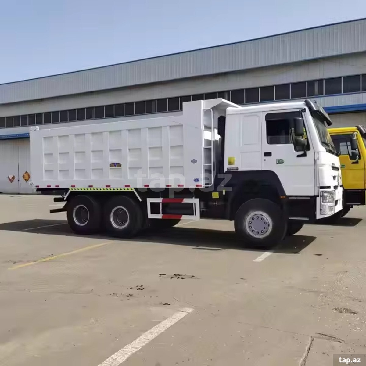 HOWO 6X4 Özüboşaldan yük maşını, 2022 il (4)