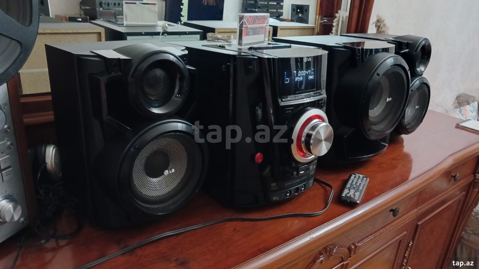 Musiqi mərkəzi LG-DM5620