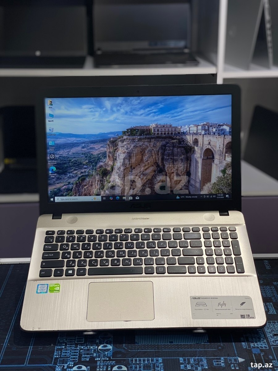 Noutbuk Asus 