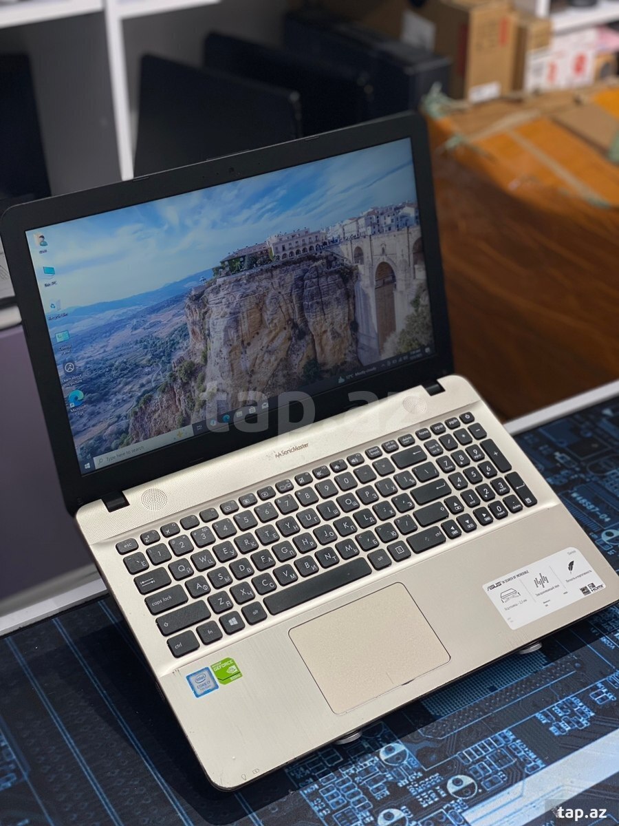 Noutbuk Asus  (2)