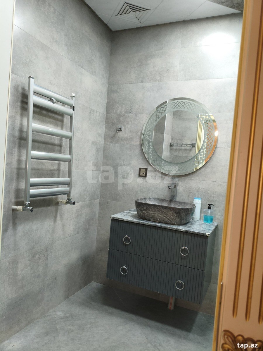 2-otaqlı yeni tikili kirayə verilir, 8-ci mkr., 105 m² (3)