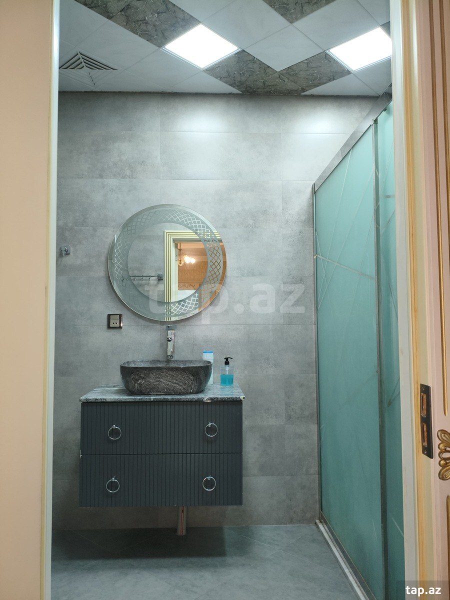 2-otaqlı yeni tikili kirayə verilir, 8-ci mkr., 105 m² (4)