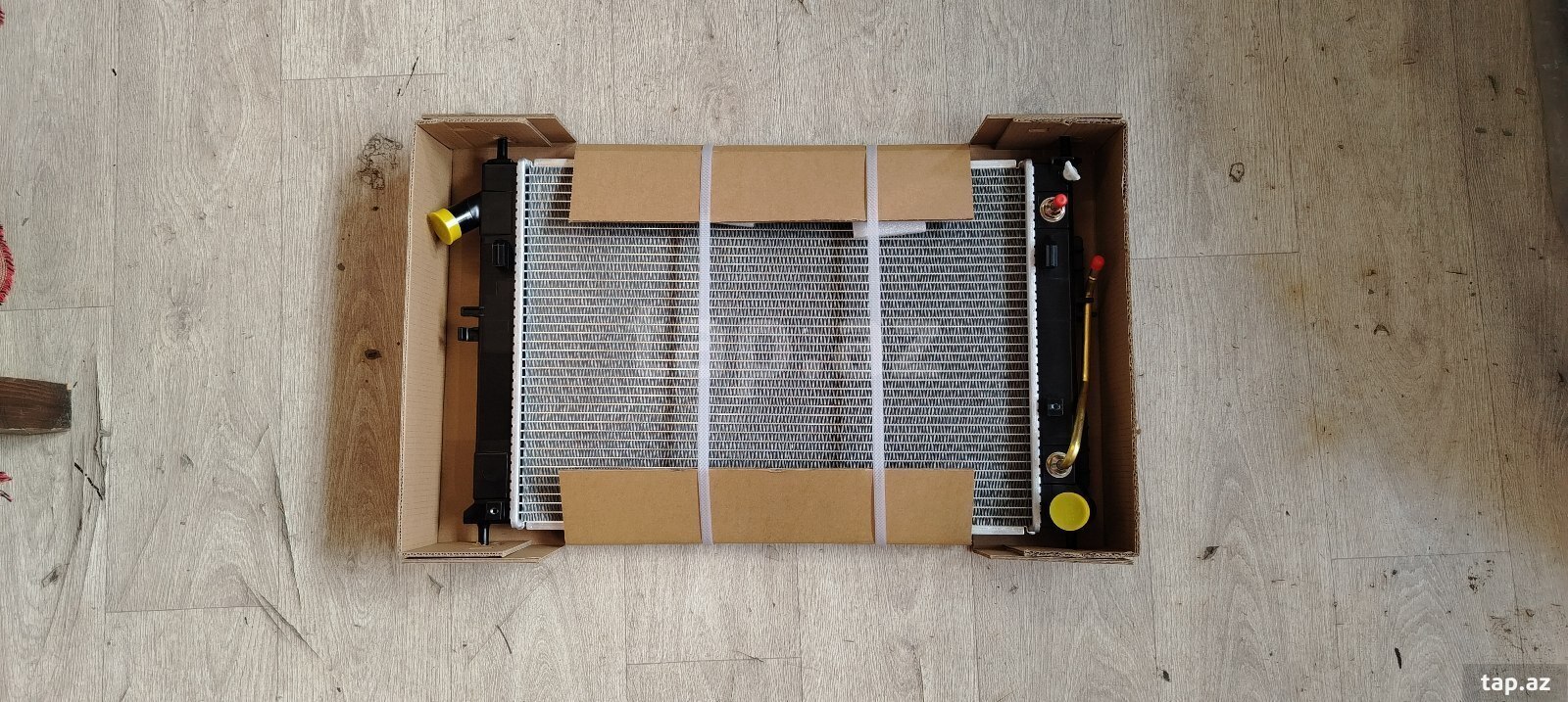 Hyundai Elantra 2014, 2015 su radiatoru