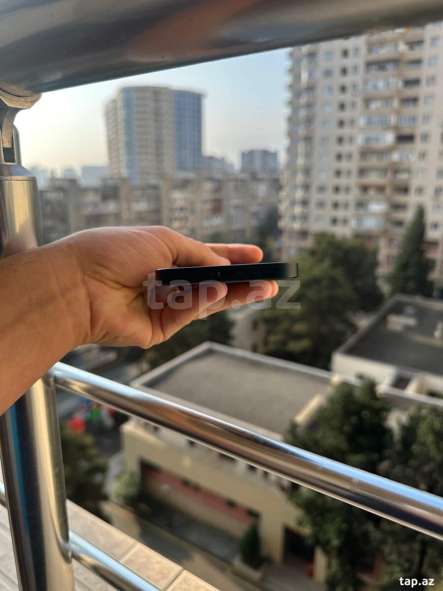 Apple iPhone 13 Midnight 256GB/4GB (6)
