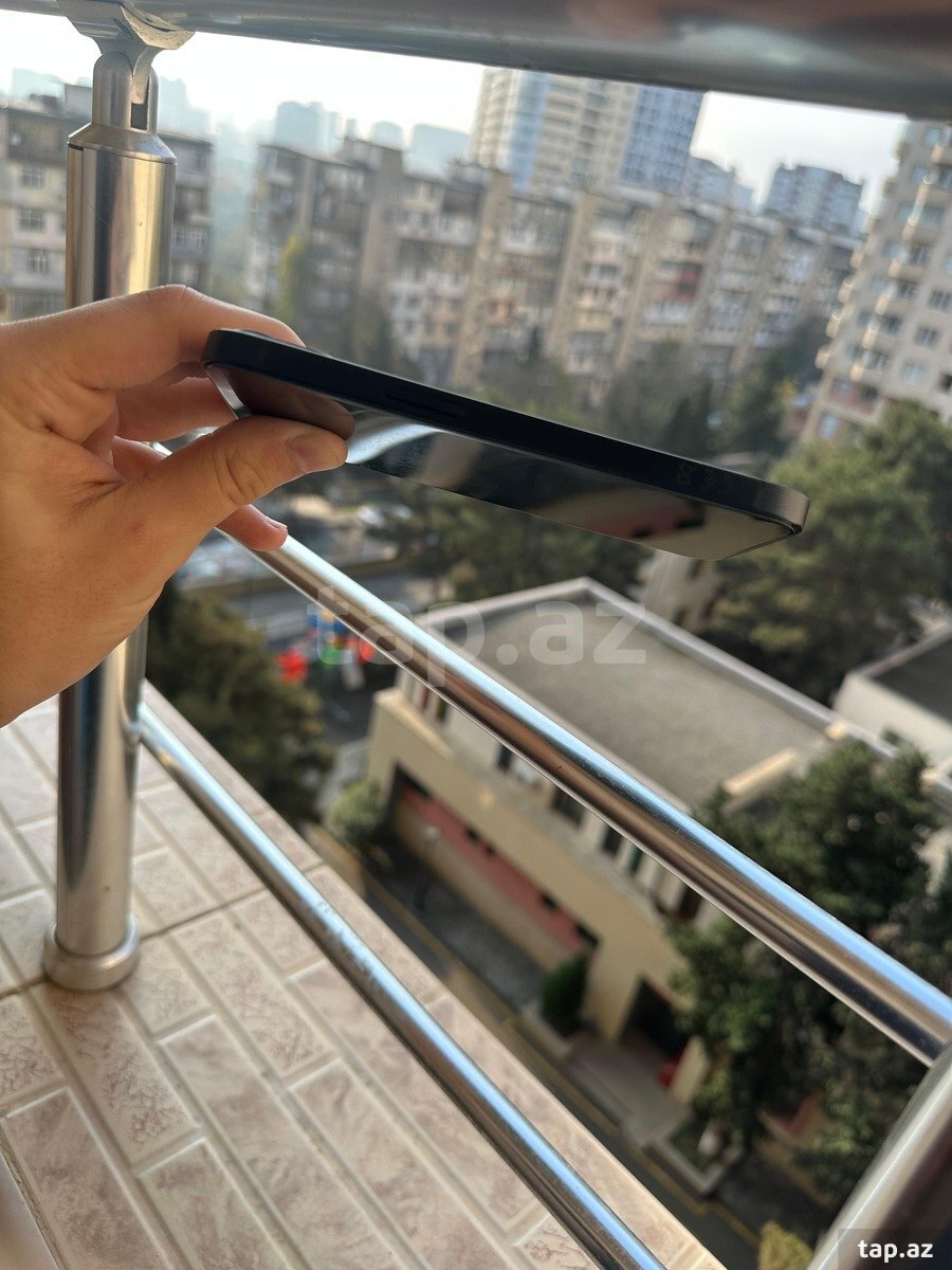 Apple iPhone 13 Midnight 256GB/4GB (3)
