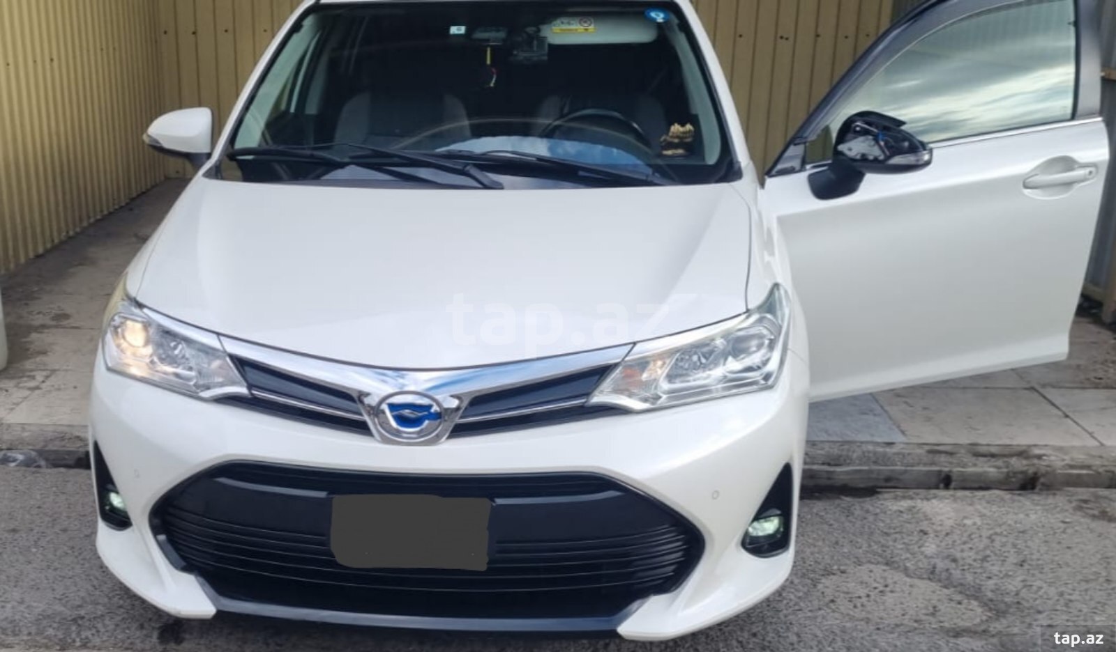 Toyota Fielder icarəsi