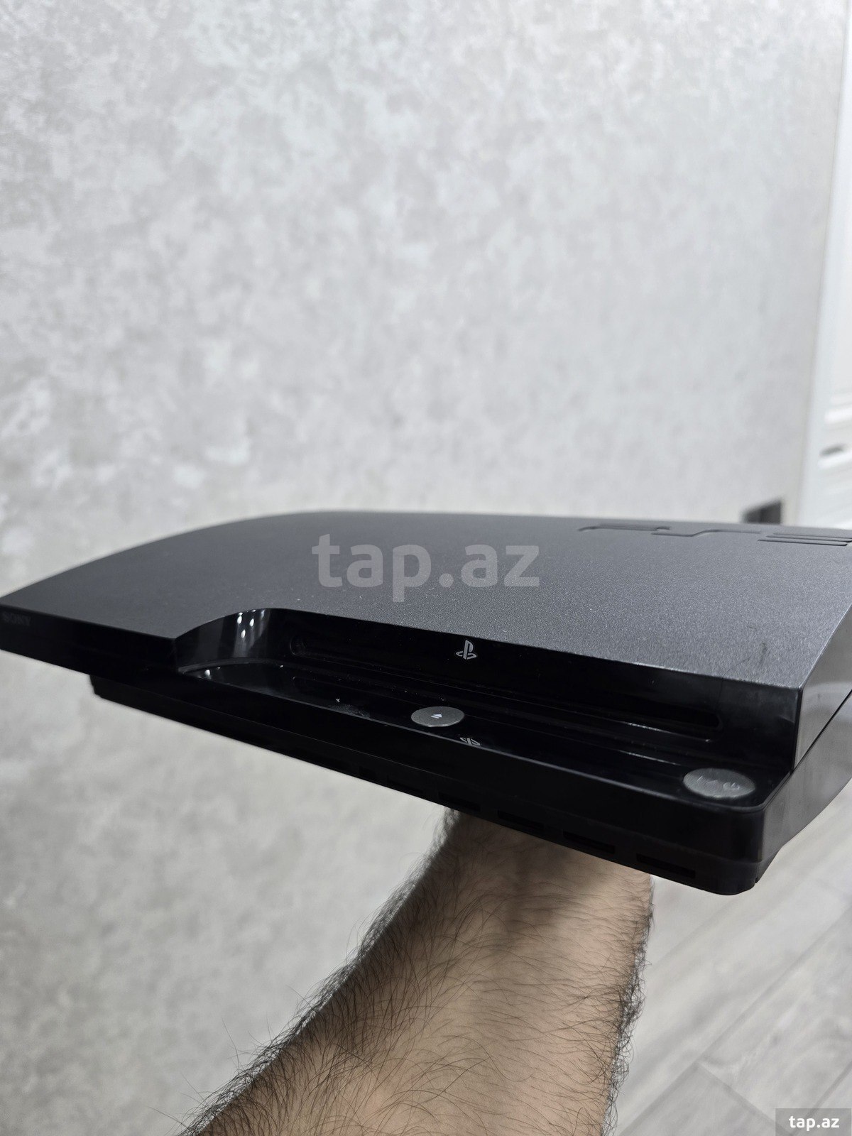 PlayStation 3 Slim (3)